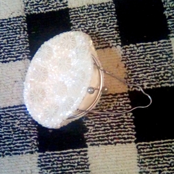 Purse - Picture 2 of 4